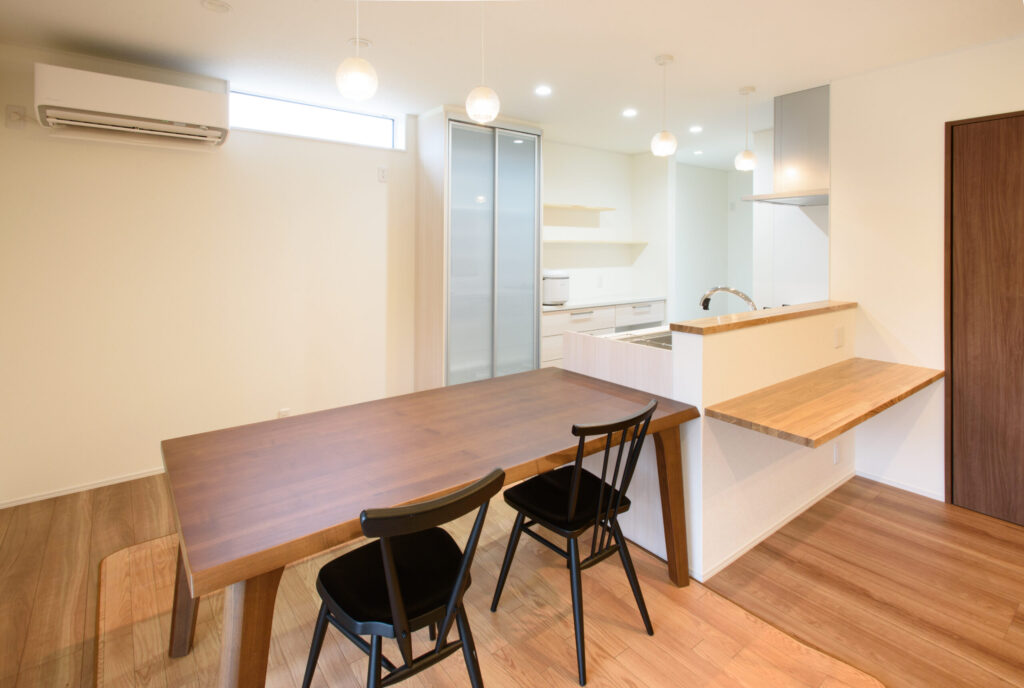 ダウンライトを取り入れて、明るく清潔感のある空間に